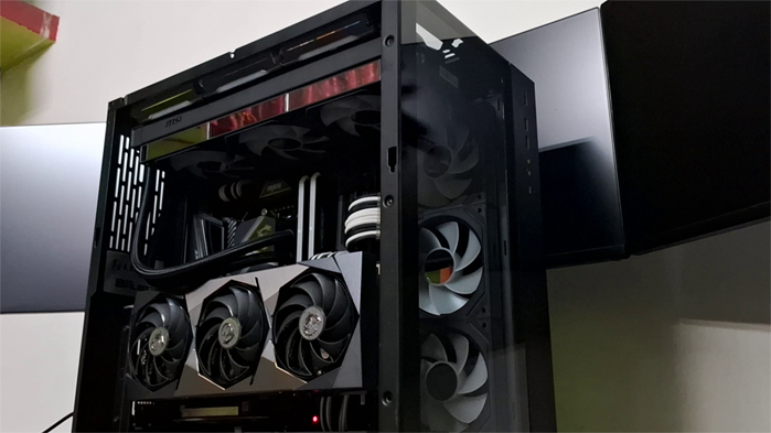 Custom High-End Gaming PC Build - Shot 05