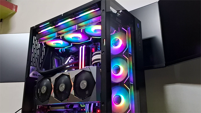 Custom High-End Gaming PC Build - Shot 06